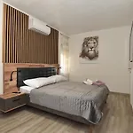 Sofia's &